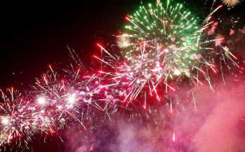 冷烟花燃放图片